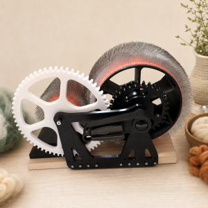 Alternate square product hero for the DrumCarder manual fiber carder